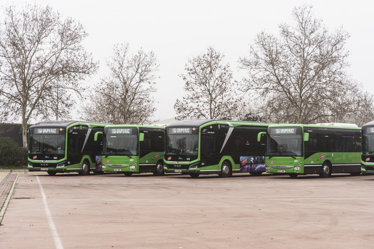 Auto periferia incorpora 16 nuevos autobuses sostenibles a su flota
