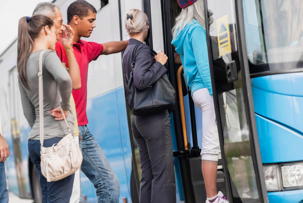 El autobus acoge el 32 de los desplazamientos andaluces en semana santa