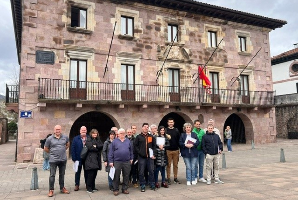 Navarra presenta la concesion de transporte interurbano de baztan