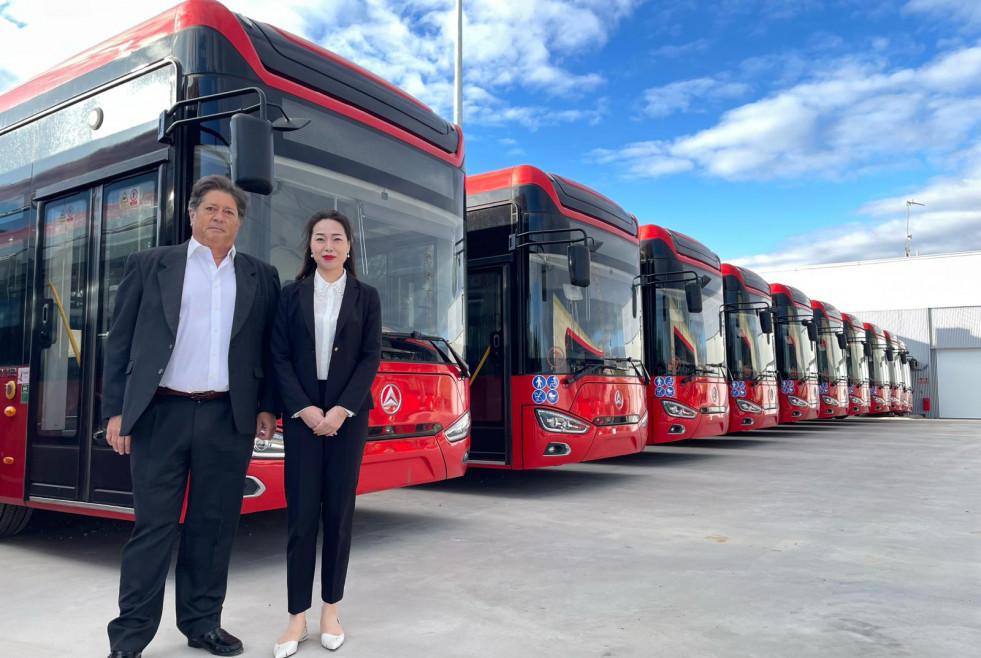Alfabus entrega 28 autobuses electricos al grupo direxis en zaragoza