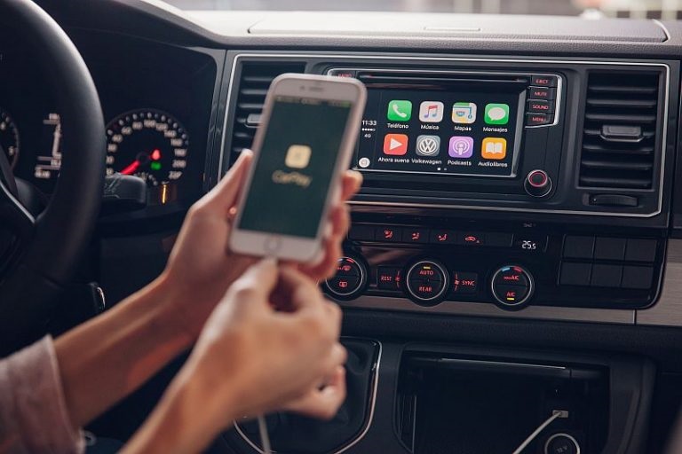 App Connect permite a los usuarios conectar sus smartphones con el sistema de infoentretenimiento del vehículo.