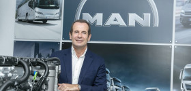 Man lamentaOK