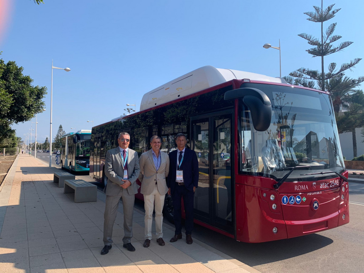 Nogebus firma un acuerdo con Industria Italiana Autobús para vender sus urbanos en España y Portugal
