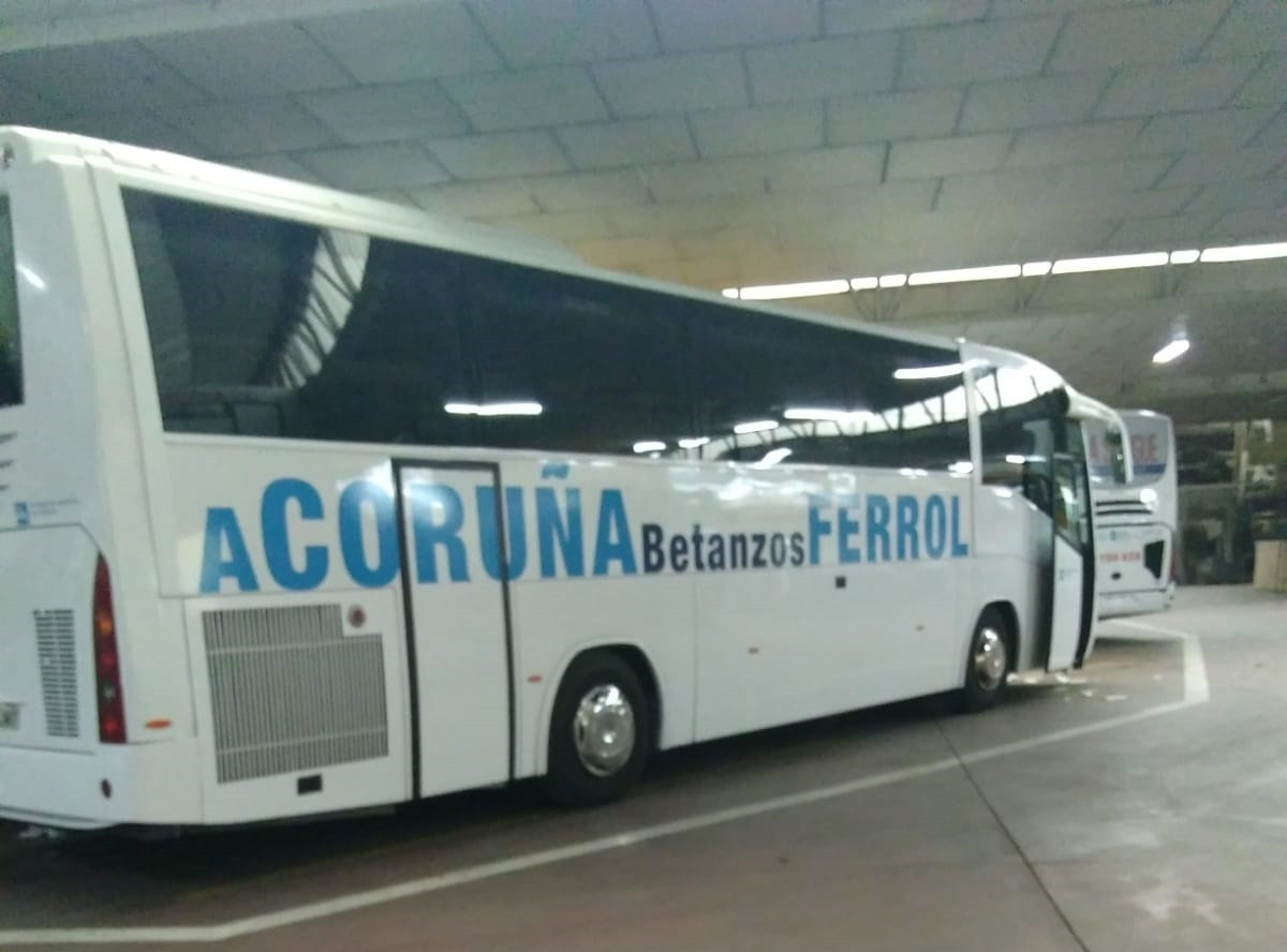 La Xunta realiza una encuesta en los autobuses de la línea Ferrol-A Coruña