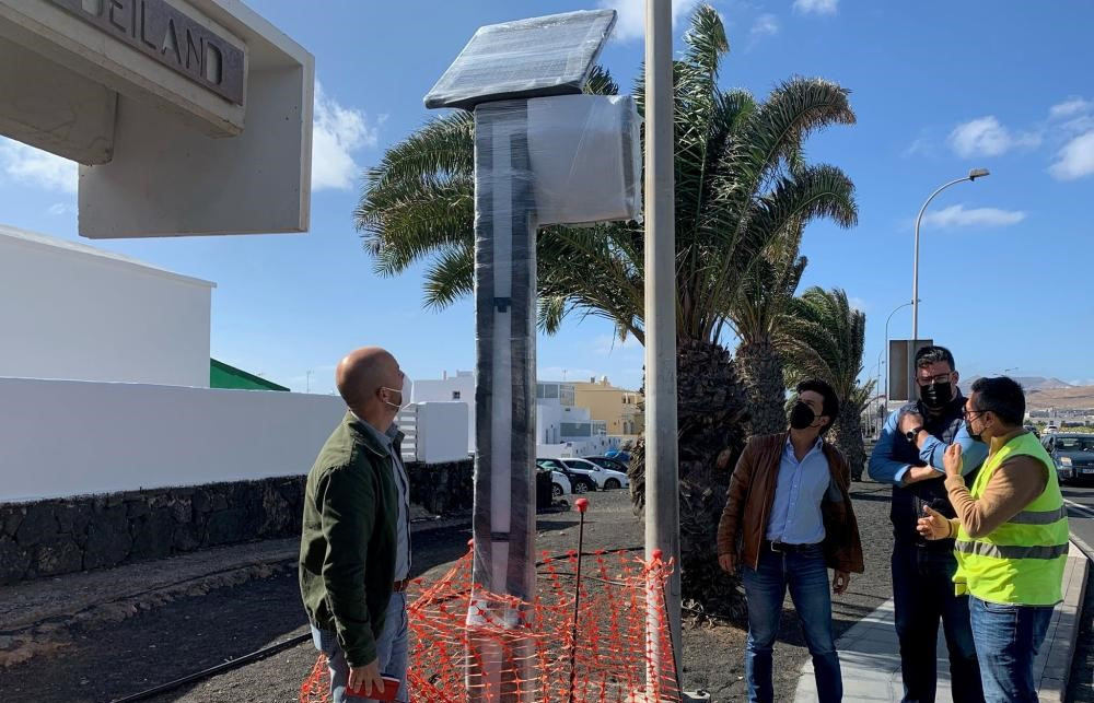 Lanzarote instala paneles inteligentes de información en 43 paradas