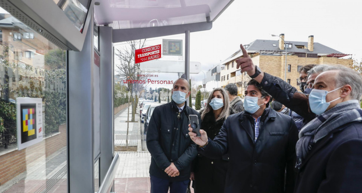 El CRTM renueva 9.000 marquesinas y postes de autobuses interurbanos