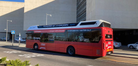 Carburos metalicos proporciona hidrogeno para el autobus que une zaragoza y el aeropuerto