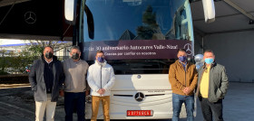 Valle niza celebra su 30 aniversario con la compra de un tourismo de mercedes benz