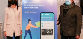 Los usuarios del autobus urbano de merida pueden recargar los bonos con el movil