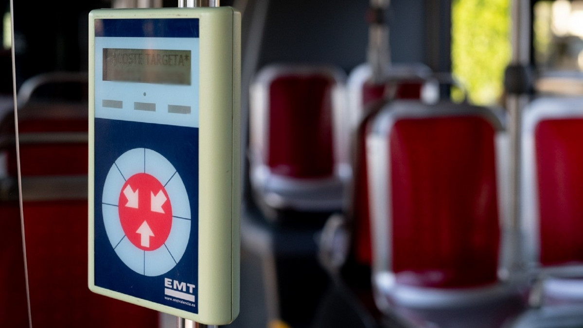 La EMT de Valencia incorporará nuevas formas de pago a bordo del autobús