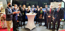 Rosabus presenta en fitur su certificacion en huella de carbono