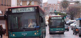Plasencia recibe fondos para comprar el primer autobus electrico