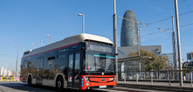 Tmb realiza las primeras pruebas en ruta del autobus de hidrogeno de caetanobus