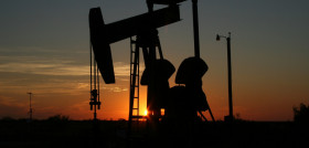El petroleo mantiene una peligrosa carrera de precios que puede afectar a todo el ano