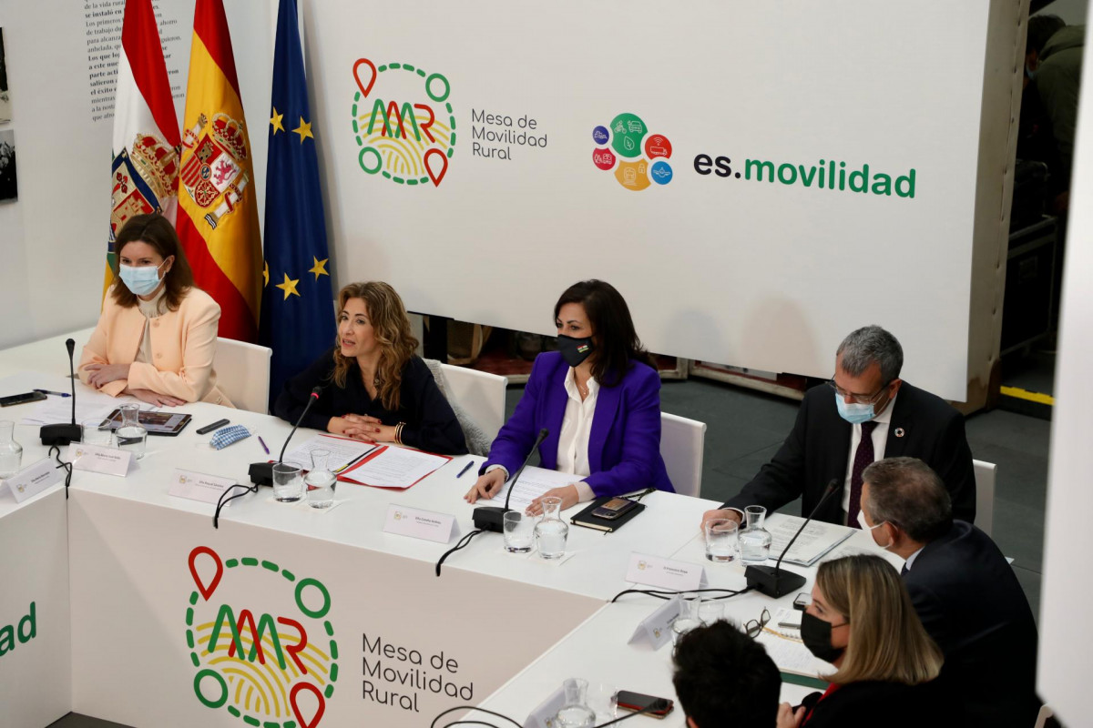 Raquel Sánchez preside la constitución de la Mesa de Movilidad Rural