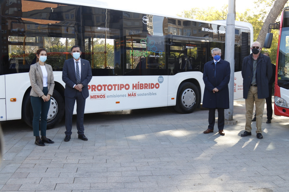 Murcia prueba cuatro autobuses híbridos