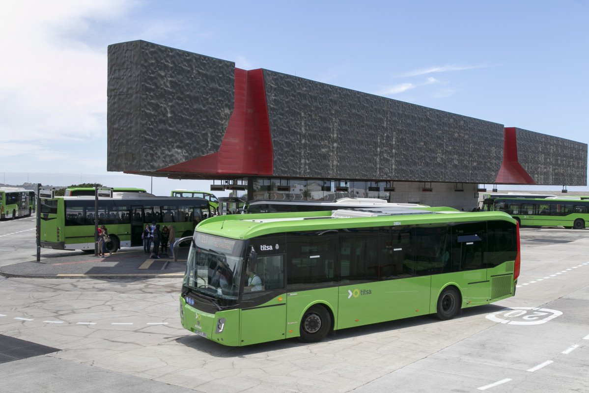 Titsa incorporará 120 nuevos autobuses a su flota