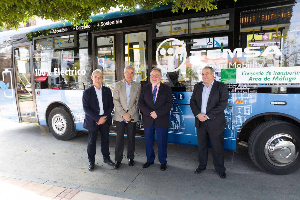 Vázquez Olmedo prueba un autobús eléctrico de Temsa