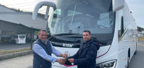 Leivabus adquiere un autocar con el chasis oc 500 rf de mercedes benz