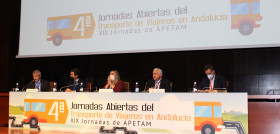 Andalucia anuncia una linea de ayudas para el transporte discrecional