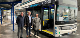Alsa prueba en a coruna el autobus de hidrogeno de caetanobus en servicio interurbano