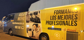 Un autobus de froet parte a ucrania para recoger refugiados