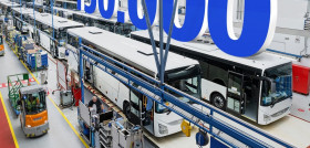 Iveco bus celebra la produccion de 150000 autobuses en la planta de vysoke myto