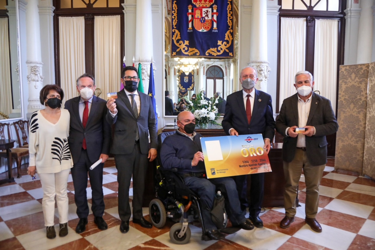 La EMT de Málaga amplía la Tarjeta Oro a las personas con discapacidad