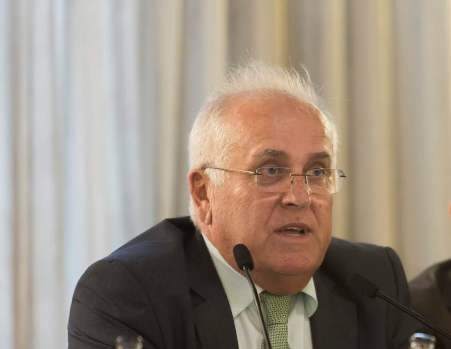 Canarias abonará dos millones de la deuda del transporte escolar
