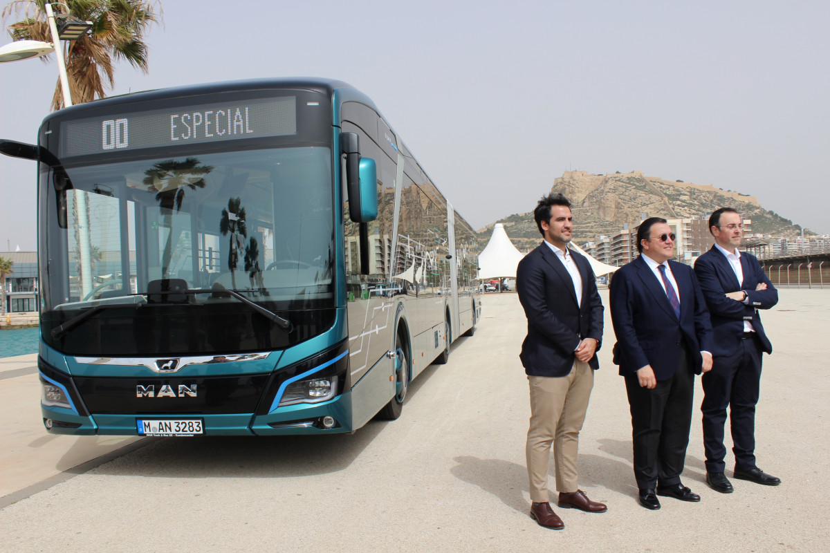 MAN presenta su autobús eléctrico articulado en Alicante