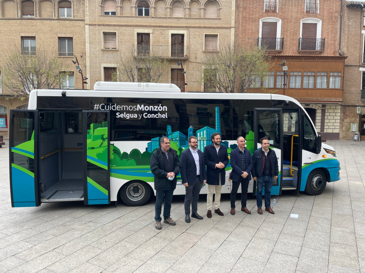 Monzón presenta el nuevo autobús urbano de Iveco Bus