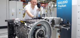 Zf produce la transmision traxon numero 500000