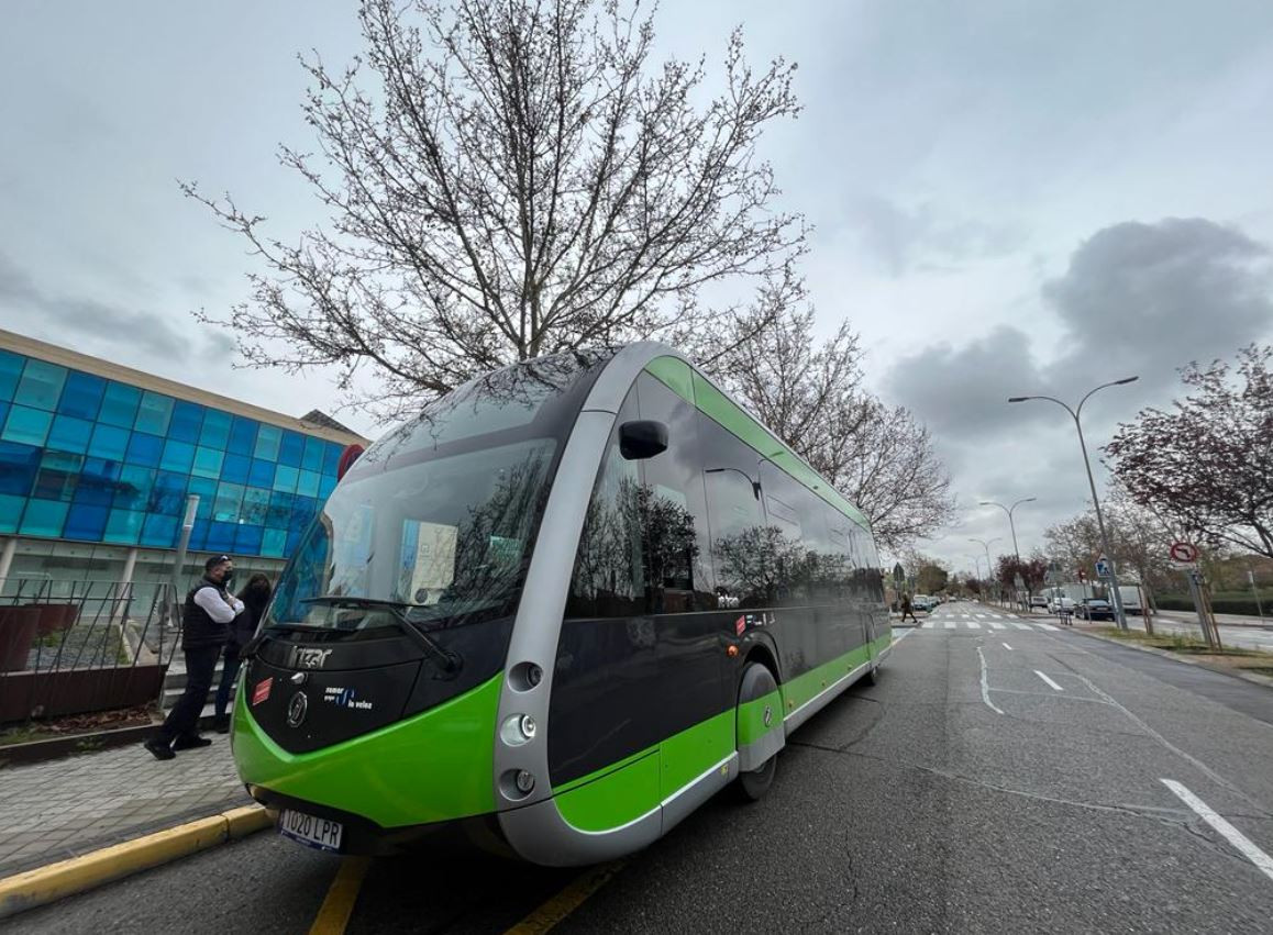 La Veloz prueba el Irizar ie tram en Rivas>
</p><figcaption class=