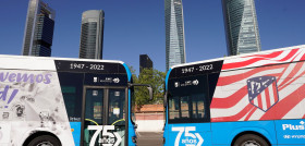 Cuatro autobuses electricos de la emt de madrid llevaron al derbi a los jugadores del real madrid y atletico