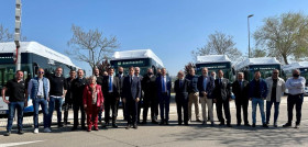 Salamanca presenta cinco nuevos autobuses man de gnc