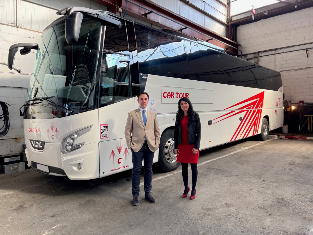 Cartour incorpora a su flota un nuevo autocar de VDL