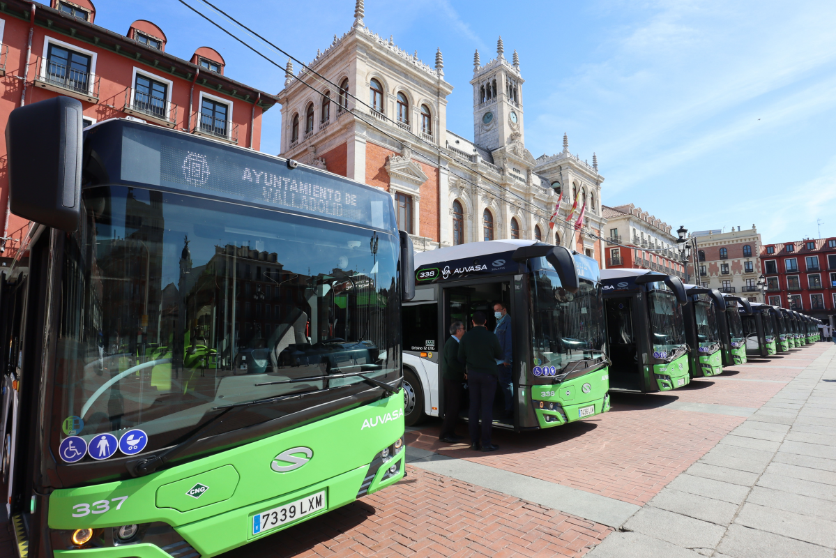 Auvasa presenta 15 autobuses GNC de Solaris