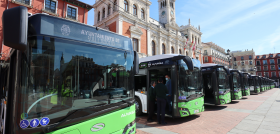 Auvasa presenta 15 autobuses gnc de solaris