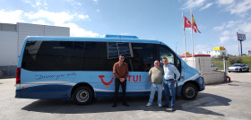 Gbister iberica entrega el tercer microbus a ultramar express