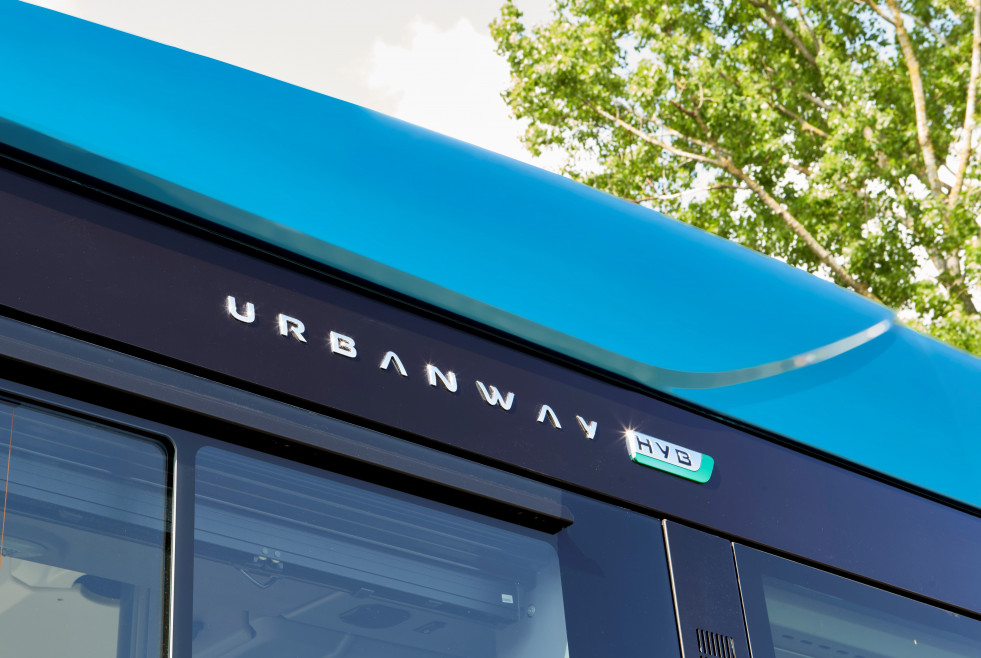 Iveco bus presenta el urbanway hybrid en eumo 2022