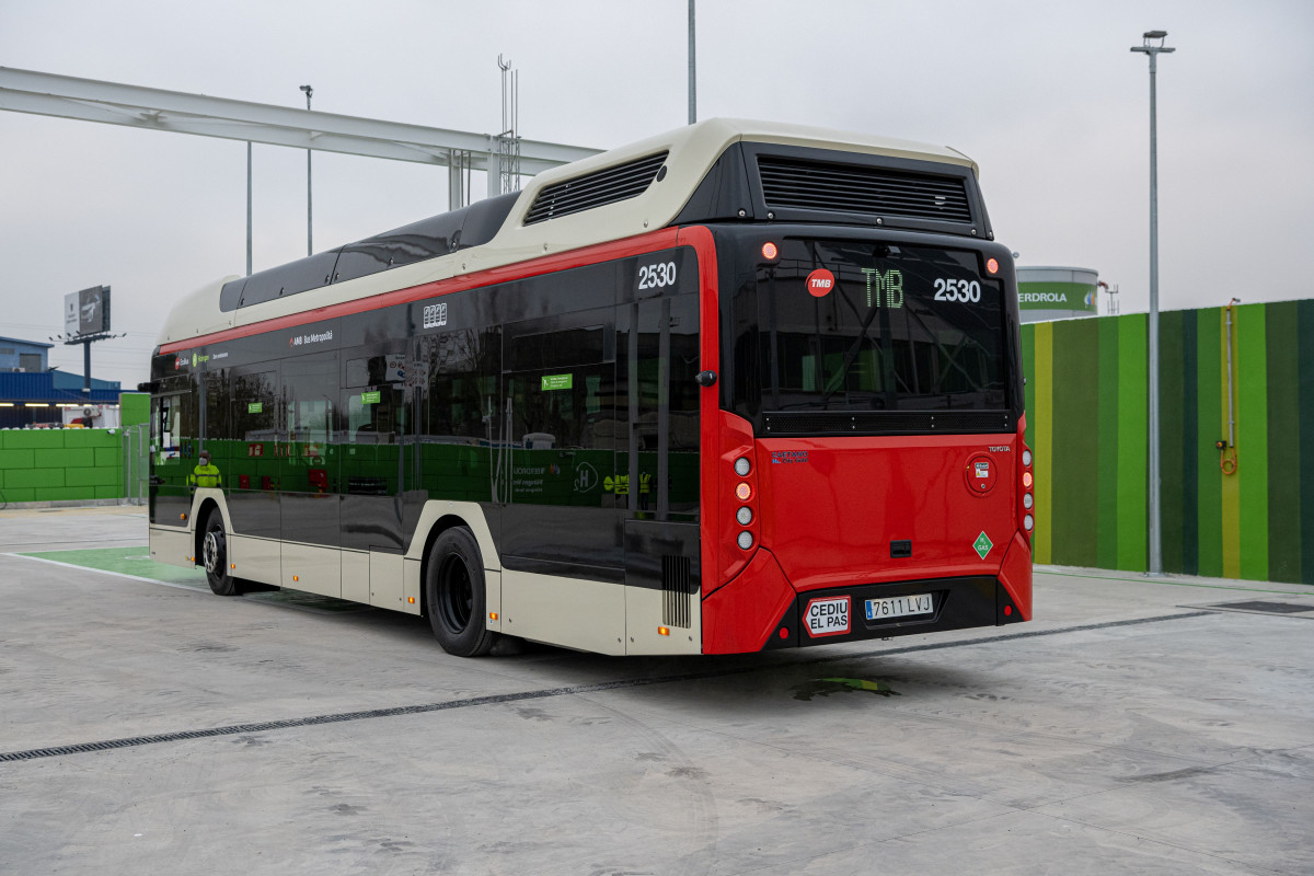 La línea x1 de TMB estará operada con autobuses de hidrógeno