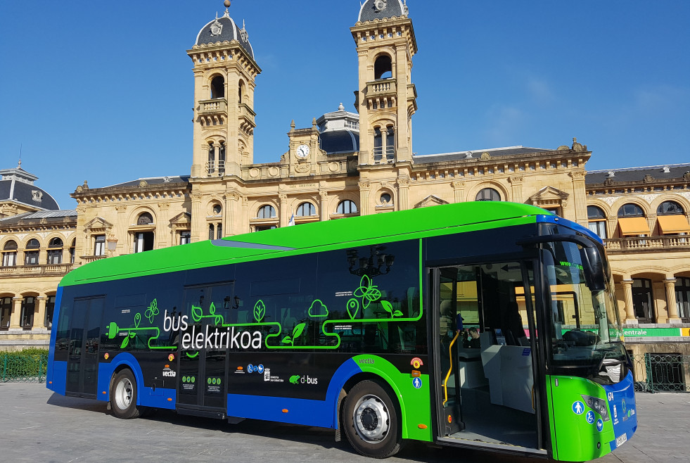 Dbus licita la compra de 20 autobuses electricos por 12 millones
