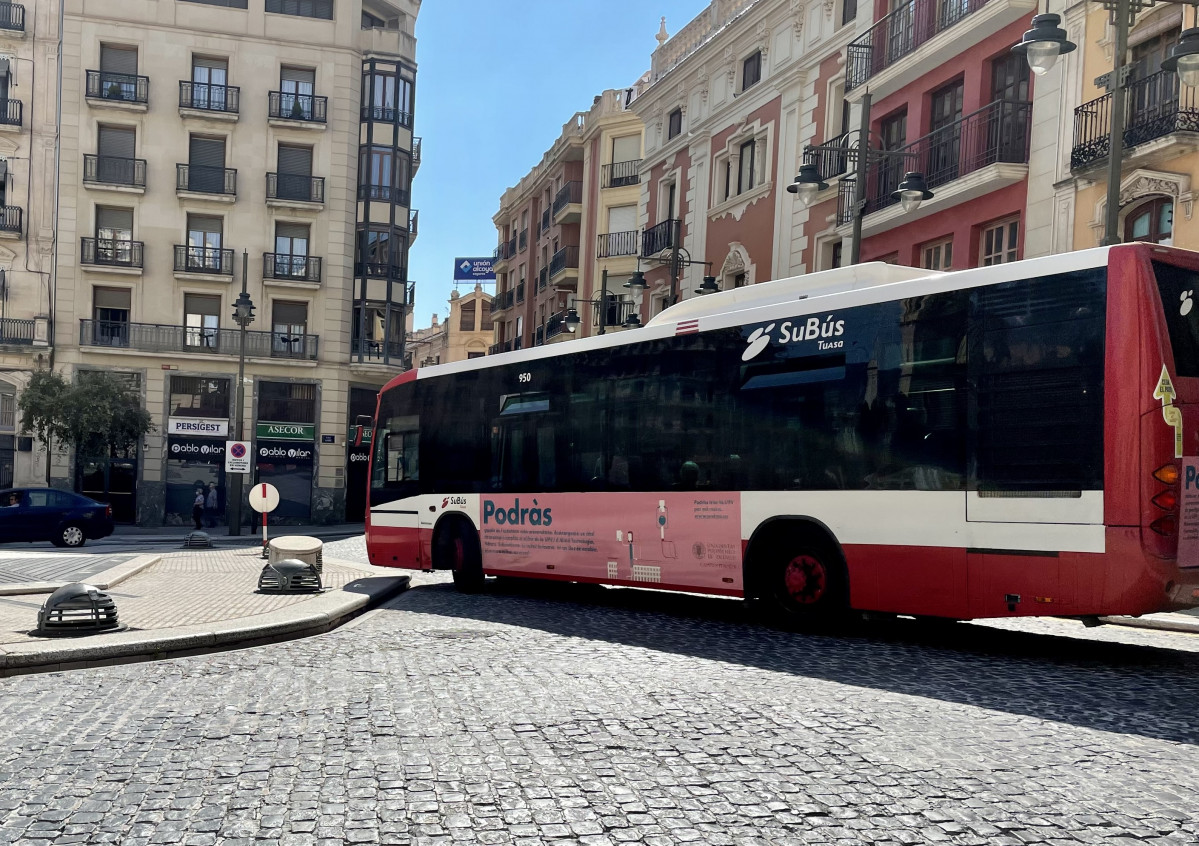 Alcoy cierra el borrador del nuevo servicio de autobús