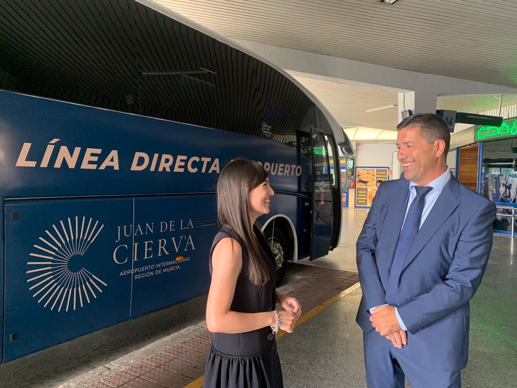 Murcia y Cartagena disponen de autobús directo al aeropuerto regional