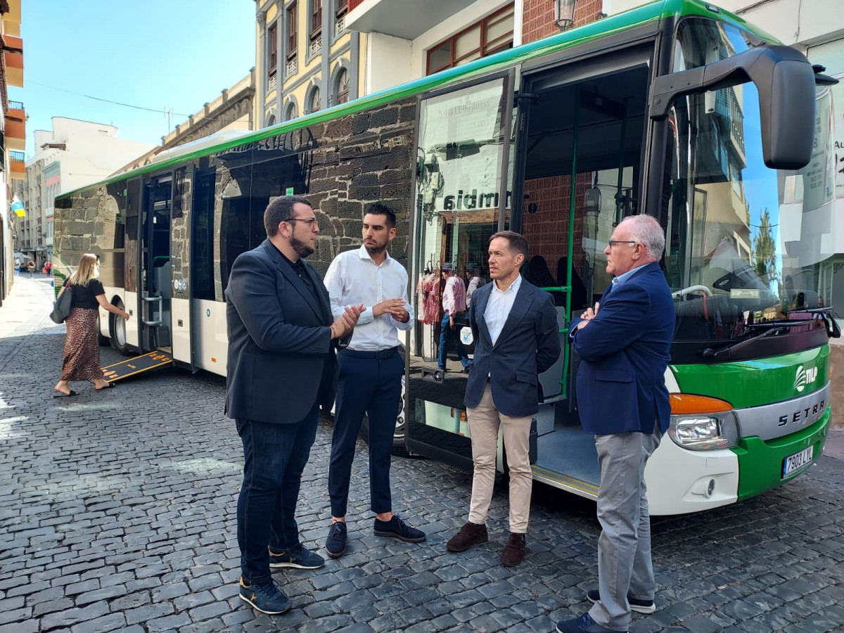 Tilp adquiere tres nuevos autobuses de 15 metros