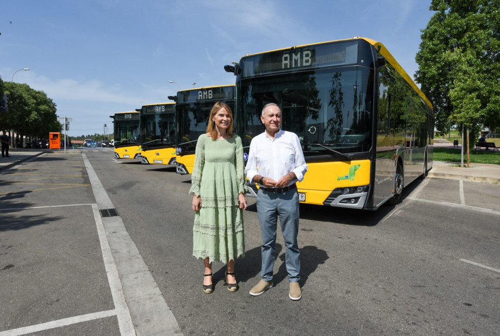 El amb de barcelona incorpora 30 nuevos autobuses sostenibles