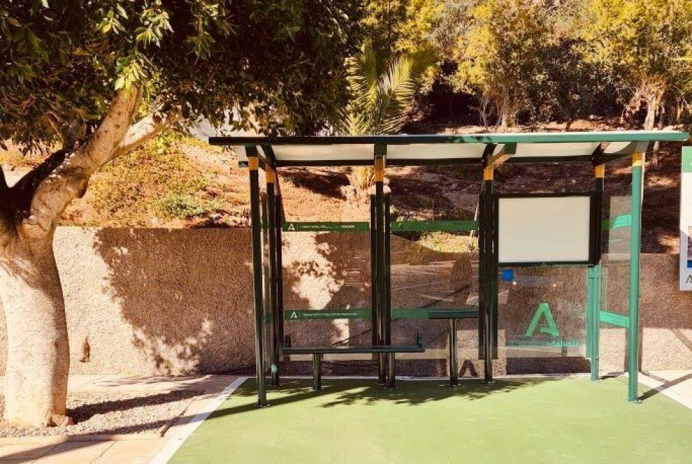 Andalucia instalara marquesinas de autobus en 34 municipios de huelva