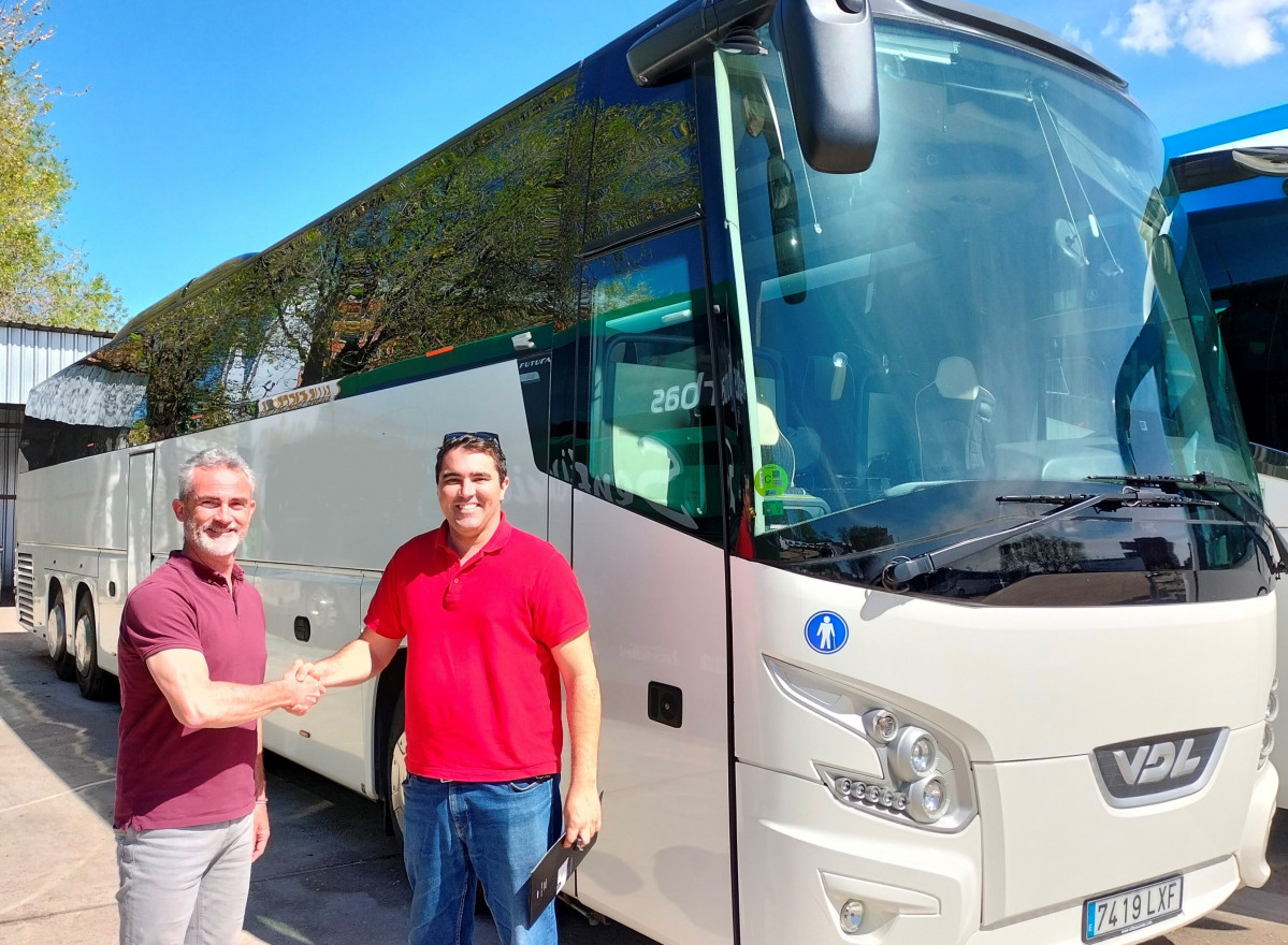 Rentalbus cierra el primer semestre con 50 autocares alquilados de la marca VDL