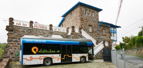 Euskotren incorpora un autobus electrico solaris