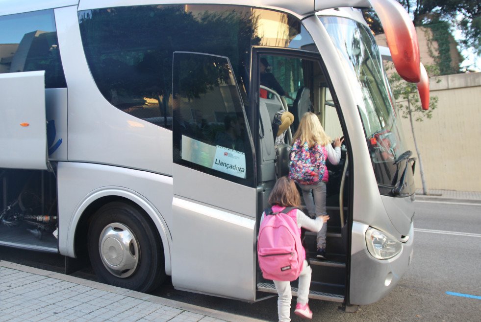 Confebus encarga un informe sobre la revision de los contratos de transporte escolar